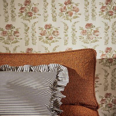 Madeaux Poppyfield wallcovering in 02 Paprika