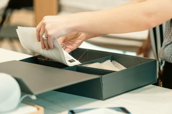 The Shade Store’s trade library kit